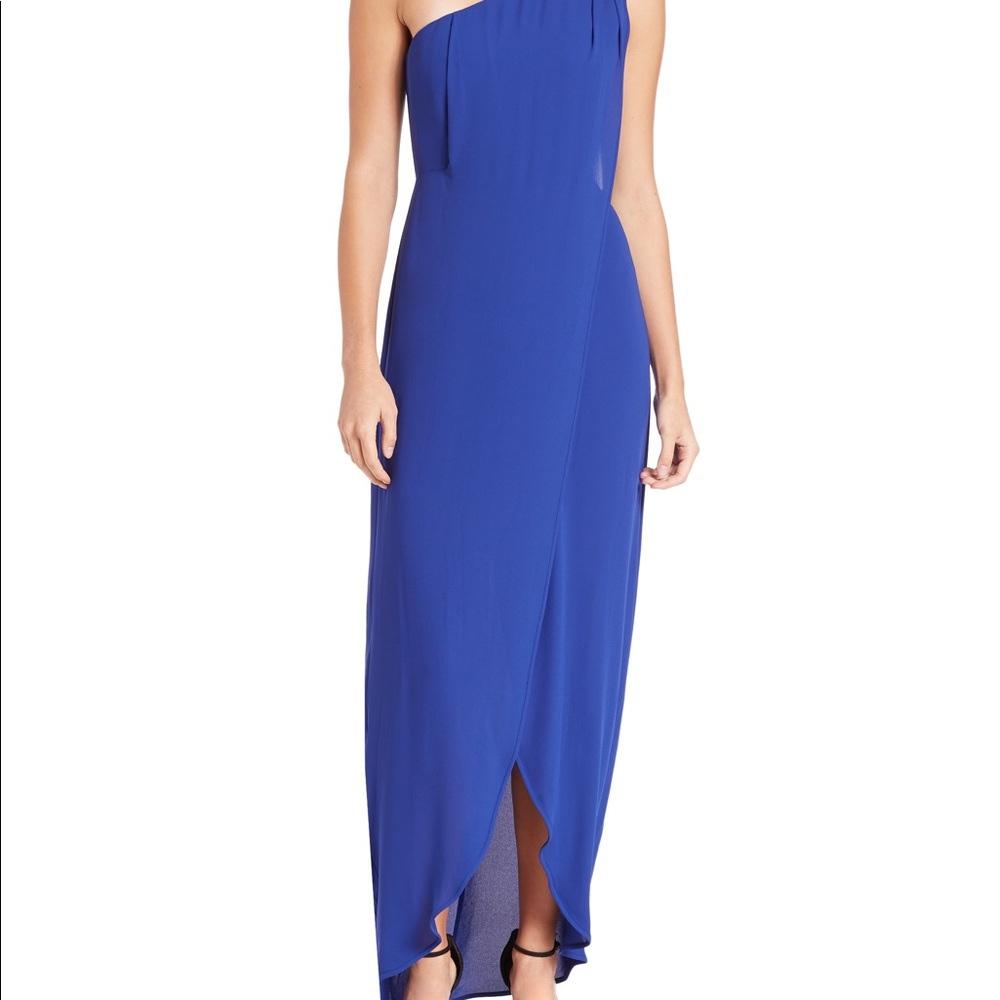 BCBGMAXAZRIA GOWN